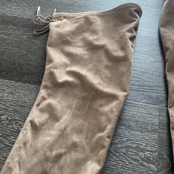 Steve Madden Suede feel Thigh high boots - Picture 2 of 8